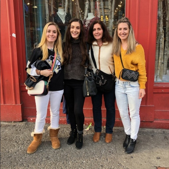 Welcome To My Closet Have Fun Shopping - Picture 6 of 15